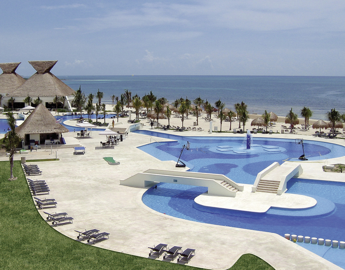 Blue Bay Grand Esmeralda 6