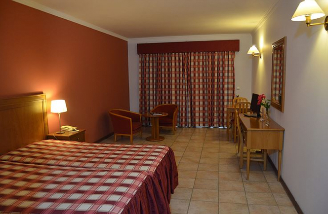 Aparthotel Cais de Oliveira 15