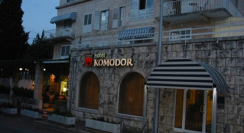 Komodor 9