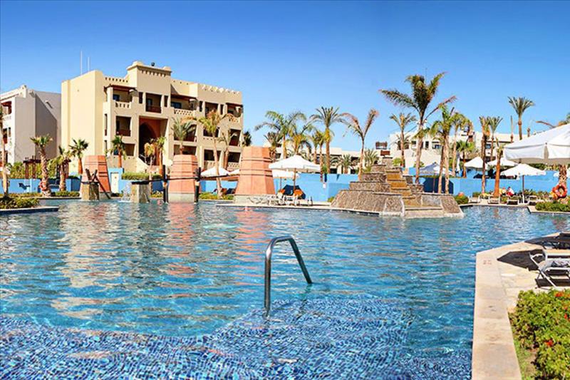 Crowne Plaza Sahara Oasis 55