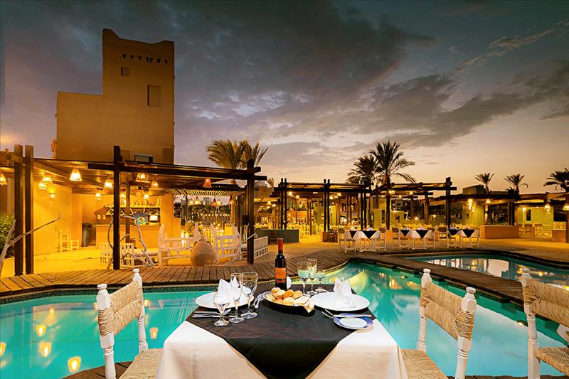 Crowne Plaza Sahara Oasis 72