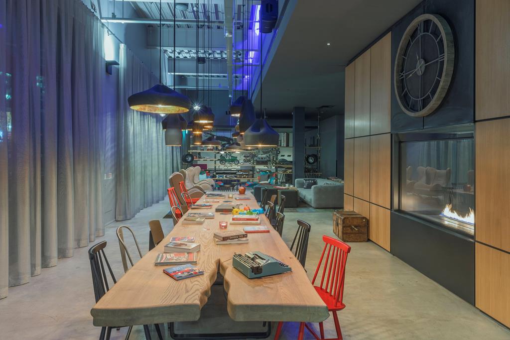 MOXY London Stratford 9